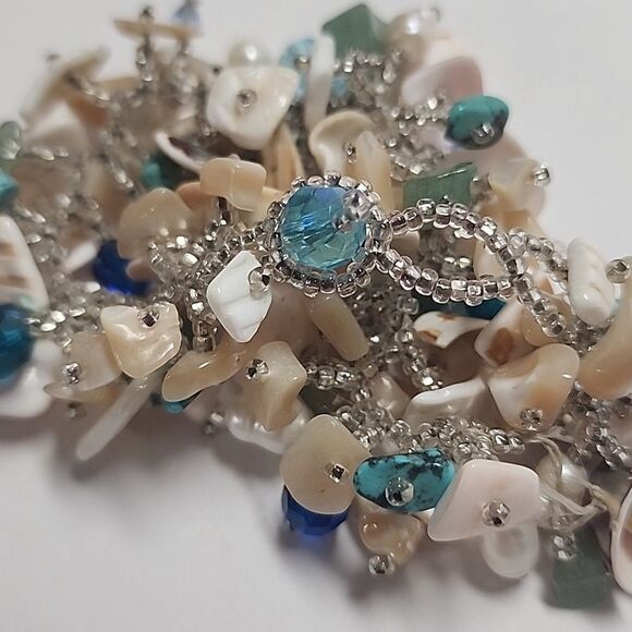 Shell Necklaces and Bracelet Lot - Picture 3 of 7